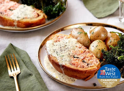 Salmon En Croute for 2-3 with Tarragon Sauce
