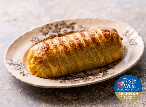 SALMON EN CROUTE FOR 6-7 WITH TARRAGON SAUCE