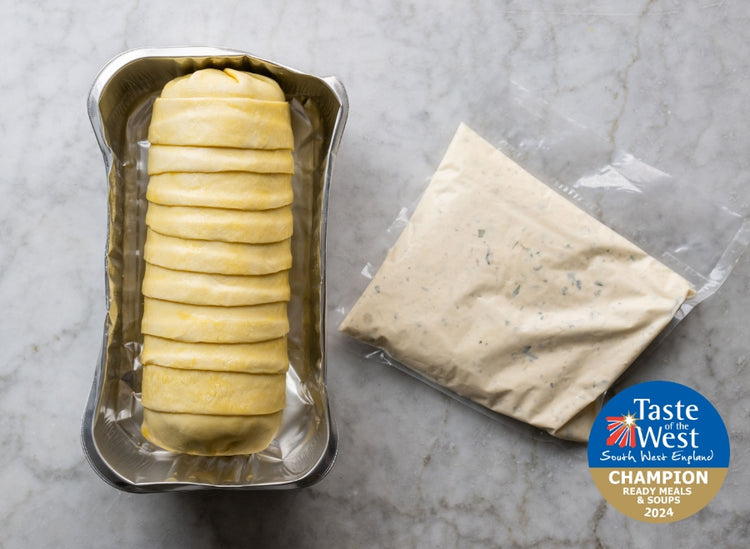 Salmon En Croute for 6-7 with Tarragon Sauce